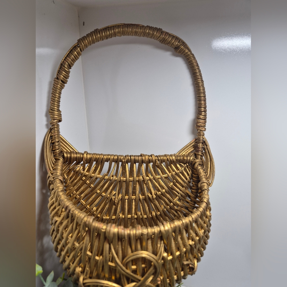 Gold Painted Wicker Wall Hanging Baskets - Picture 4 of 6